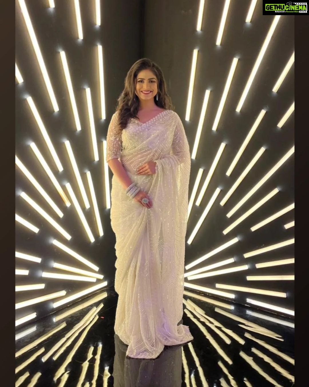 Naina Ganguly Instagram - Meta Creator Day Kolkata it was. ❤ Let's create together! 🌸 📷 @kaustavsaikia Saree by @rangoliindia Blouse by @sayantighoshdesignerstudio Jewellery by @style_addict_jewellery Styling by @subrata4462 Make up by @pammysmakeover Hair by @yoursubhams_makeup . @meta @metaindia . . . . . . . . . . . . . . . #metacreatordaykolkata #meta #metaindia #metacreatorday #ootd #ootdindia #picoftheday #photooftheday #lookoftheday #bestoftheday #nainaganguly JW Marriot Kolkata