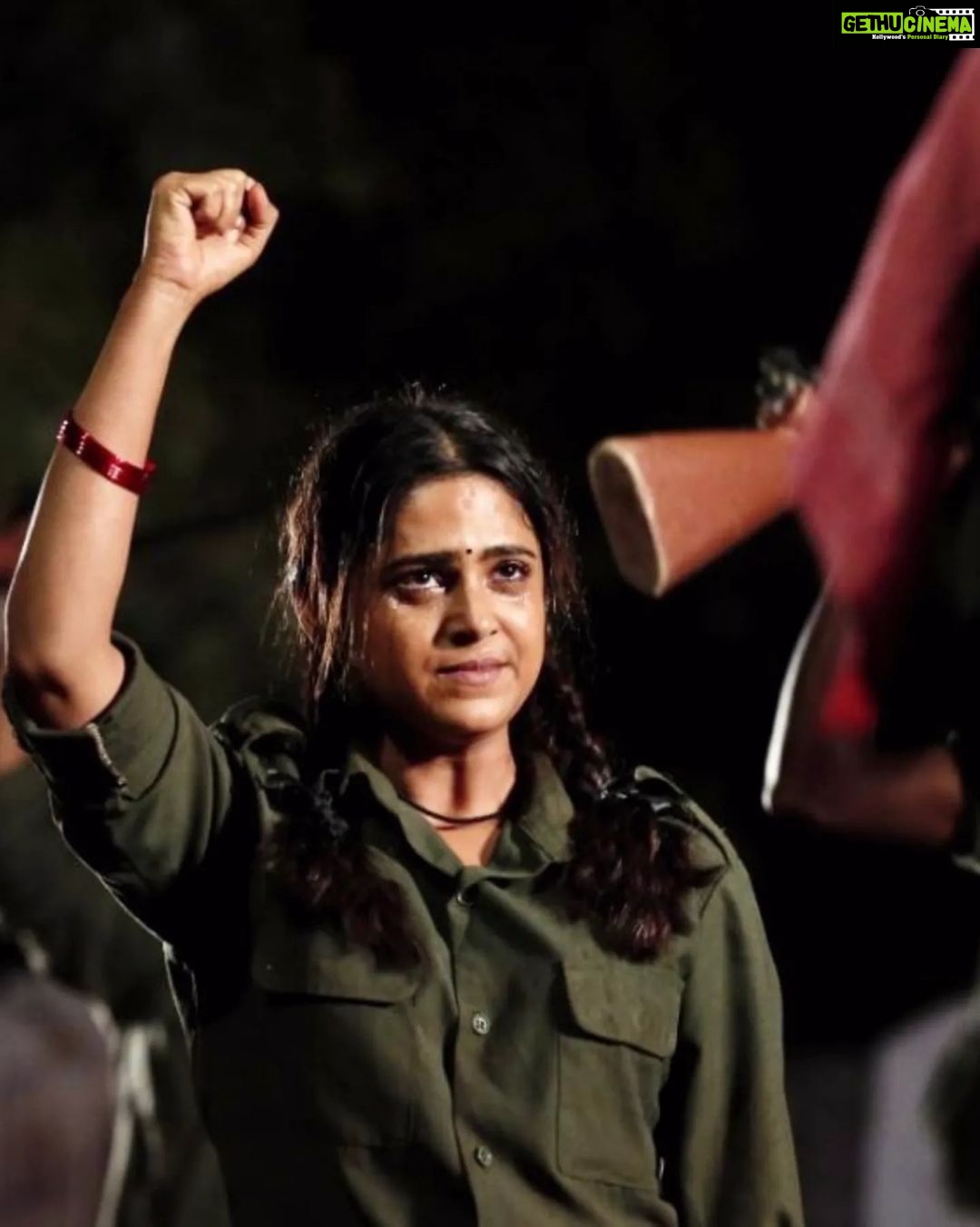 Naina Ganguly Instagram - Pavani knows how to fight! 🔪 #DHAHANAM streaming live on @mxplayer . 📷 @siddusomisetti . . . . . . . . . . . . . . . . . . #dhahanam #dhahanamonmxplayer #mxplayer #mxplayerwebseries #indianwebseries #mxplayeroriginals #webseris #mxplayerwebseriess #actress #actresslife #tollywood #tollywoodactress #expression #expressionqueen #instagood #instamood #instagram #ootd #ootdfashion #picoftheday #photooftheday #nainaganguly