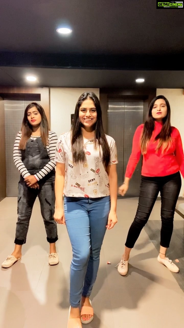 Naina Ganguly Instagram - After long time Met sweetheart NainaJi 🥰🥰🥰✌️✌️✌️✌️weeeeee @nainaganguly @tanuprasad_official @manthana_manny_official