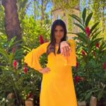 Naina Ganguly Instagram - Following the Trend in my style! 💛 . . . . . . . . . . . . . . . . . . #feelitreelit #feelkaroreelkaro #feelkorboreelkorbo #newreels #reelsinstagram #reelsinsta #reelsviral #reelsvideo #reels #trending #trendingreels #merayaar #viralreels