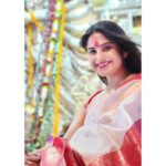 Naina Ganguly Instagram - Subho Maha Navamir Shubheccha! 🙏 . . . . . . . . . . . . . . . . . . #navami #mahanavami #pujolook #pujovibes #pujofashion #traditional #traditionalwear #bong #bonggirl #saree #sareelove #sareelover #sareefashion #pujolookbook #kolkata #kolkatarpujo #picoftheday #photooftheday #lookoftheday #bestoftheday #ootd #ootdindia #ootdfashion #actorslife #nainaganguly