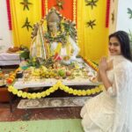 Naina Ganguly Instagram - Started my day by taking blessings from Bappa. 🌸🙏 Ganpati Bappa Morya 🙏 Mangal Murti Morya 🌸 . . . . . . . . . . . . . . . #ganpati #ganeshutsav #happyganeshchaturthi #ganpatibappamorya #ganpatifestival #ganesha #took #blessings #indianfestival #indianwear #traditional #photo #photooftheday #lookoftheday #bestoftheday #tollywood #bollywood #nainaganguly