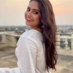 Naina Ganguly Instagram - Ahhhh !! obsessed with This song ..... ❤️🤍❤️ 🧿🪬 . . . . . . . . . . . . . . . . . . . . #kothakoiyona #cokestudio #trending #trendingsongs #trendingreels #trendingnow #trendalert #traditional #traditionalwear #salwar #bong #bonggirl #bengali #bengaliwomen #reelsinstagram #reelkarofeelkaro #reelsinsta #reelsviral #reelslovers #reelsindia #reeloftheday #actress #actorslife #tollywood #tollywoodactress #nainaganguly