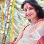 Naina Ganguly Instagram – May the divine blessings of Goddess Durga always be with you. ❤️🌼
.
.
.
.
.
.
.
.
.
.
.
.
.
.
.
.
.
.
.
.
#reeliitfeelit #reelinstagram #feelkaroreelkaro #feelitreelit #newreels #trending #trendingaudio #trendingreels #durgamaa #durgapujo2023 #durgapuja #pujolook #pujofashion #festivalseason #festivaloutfit #ootd #ootdindia #nainaganguly