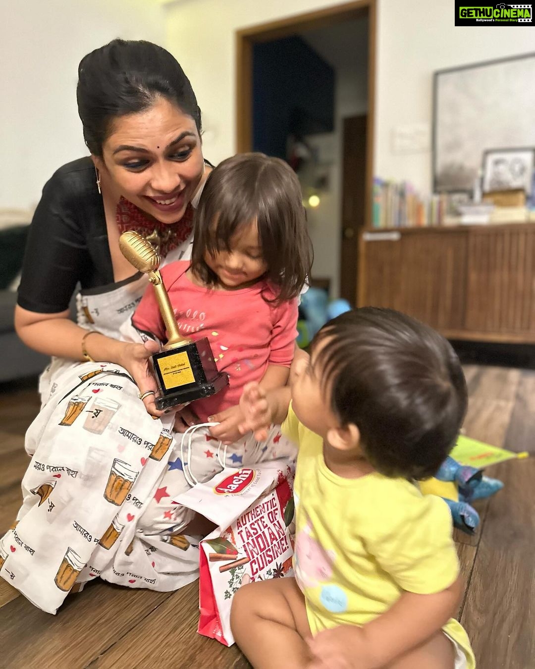Nakul Instagram - Looking like a Waaaaw in your #teasaree ! π€© Only time Iβll agree with Tea π Congratulations My Love for being felicitated as the Netizens Favourite Content Creator ππΌππΌππΌ Watching you achieve all this fills my heart with pride. You go Gurl! So proud of you! ππ§Ώ #srutea #khulbeetails #justlookinglikeawow