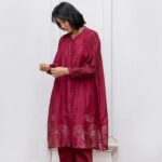 Nalini Negi Instagram – Posted @withregram • @gangafashions चांद Collection is live now!

Shop from www.gangafashions.com
.
#chaand #चांद #festiveseason #newcollection #coordsets #floralcoordsets #karwachauth #floraloutfits #outfits #ethnicwear #everydaywear #floralprints #breathable #breathableoutfits #suits #gangafashions