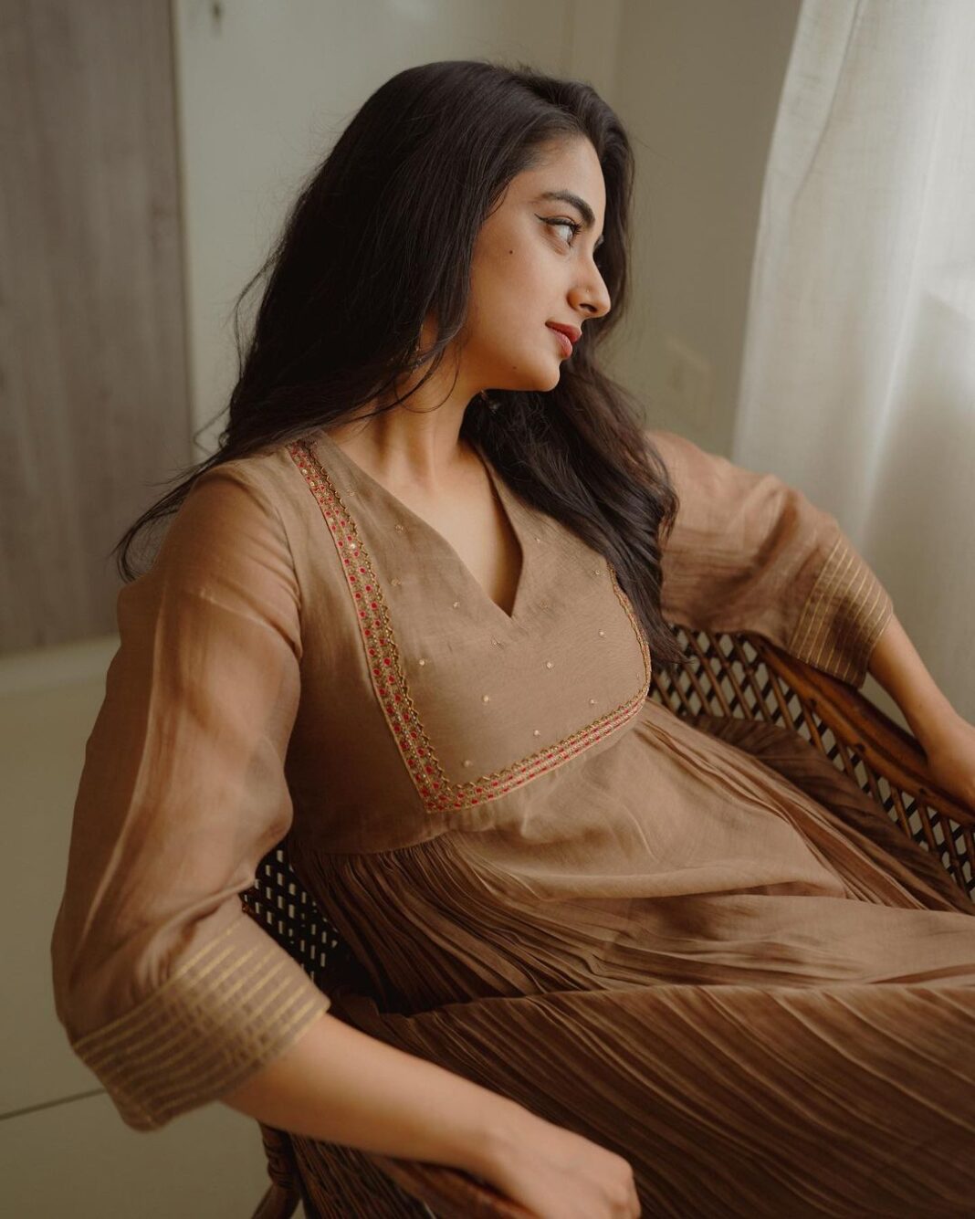Namitha Pramod Instagram - Love and love only 🫶🏼♥️ Captured by : @merin__georg Styled by : @rashmimuraleedharan Wearing: @kalaakaari Jewellery: @pureallure.in #filmpromotions #rajni #releasingsoon #shoot #film