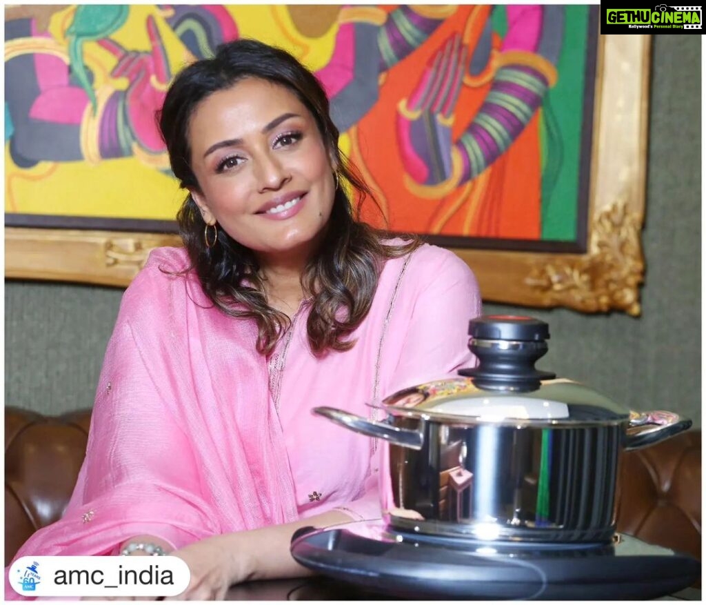 Namrata Shirodkar Instagram - I believe in supporting brands that align with my values, and @amc_india does exactly that. I have been using AMC cookware for the past 15 years, and I must say, it has truly transformed my kitchen. Their dedication to both outstanding cookware and women's empowerment is commendable. With a workforce comprised of 95% women, they provide incredible entrepreneurial opportunities, skill development programs, and services that uplift women from all walks of life. Thank you, AMC India, for being a force for positive change. It's inspiring to witness the impact you are making in the lives of women across the country. ♥