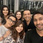 Namrata Shirodkar Instagram – From Shahran kebabs to mirchi bhajis… An evening of fun and laughter paired with some delectable home food!! 🍢 Thank you @iamdivyareddy for hosting a memorable evening…one of our many firsts!! 🤗🤗🤗

@sabina.xavier @xavieraugustin @aniketh.reddy