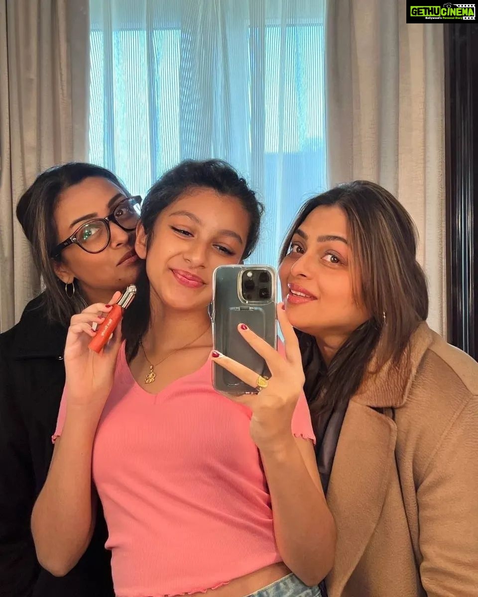 Namrata Shirodkar Instagram - Can't get enough of this new lip oil by #rarebeauty 😍😍😍 @selenagomez you have our hearts! ♥️♥️♥️