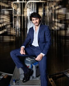 Namrata Shirodkar Instagram - Suit game on point! 🔥 Photography: @jatinkampani Hair: @aalimhakim Makeup: #Pattabhi Styling: @the.vainglorious