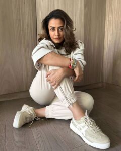 Namrata Shirodkar Instagram - Gotta love these kicks! 

#DELEGATIONEX @onitsukatigerindia