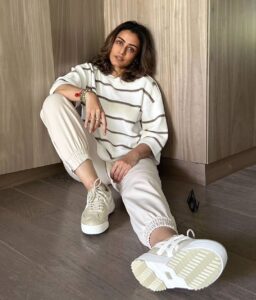 Namrata Shirodkar Instagram - Gotta love these kicks! #DELEGATIONEX @onitsukatigerindia