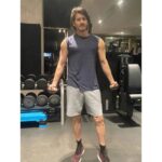Namrata Shirodkar Instagram - 🔥🔥🔥🔥 #Repost @urstrulymahesh ・・・ Arm day!! 💪