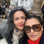 Namrata Shirodkar Instagram - Loving the do nothing vibe in leisurely paris .. ♥️♥️♥️.. some time out with the girl gang ♥️♥️making memories 😍😍😍 Jardin du Palais-Royal