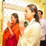 Namrata Shirodkar Instagram - Temple visit... A day for prayers, blessings and gratitude 🙏🙏Vattem... A place of calm, serenity and powerful energies which surround us and most importantly the presence of God energy 🙏🙏The warm hospitality & the beauty of Vattem village and its people made me feel at home and at peace! ❤️ Spending time at the Gaushala was such a calming experience...Thank you #DevenderReddy garu for inviting me and allowing me to experience this beautiful place!