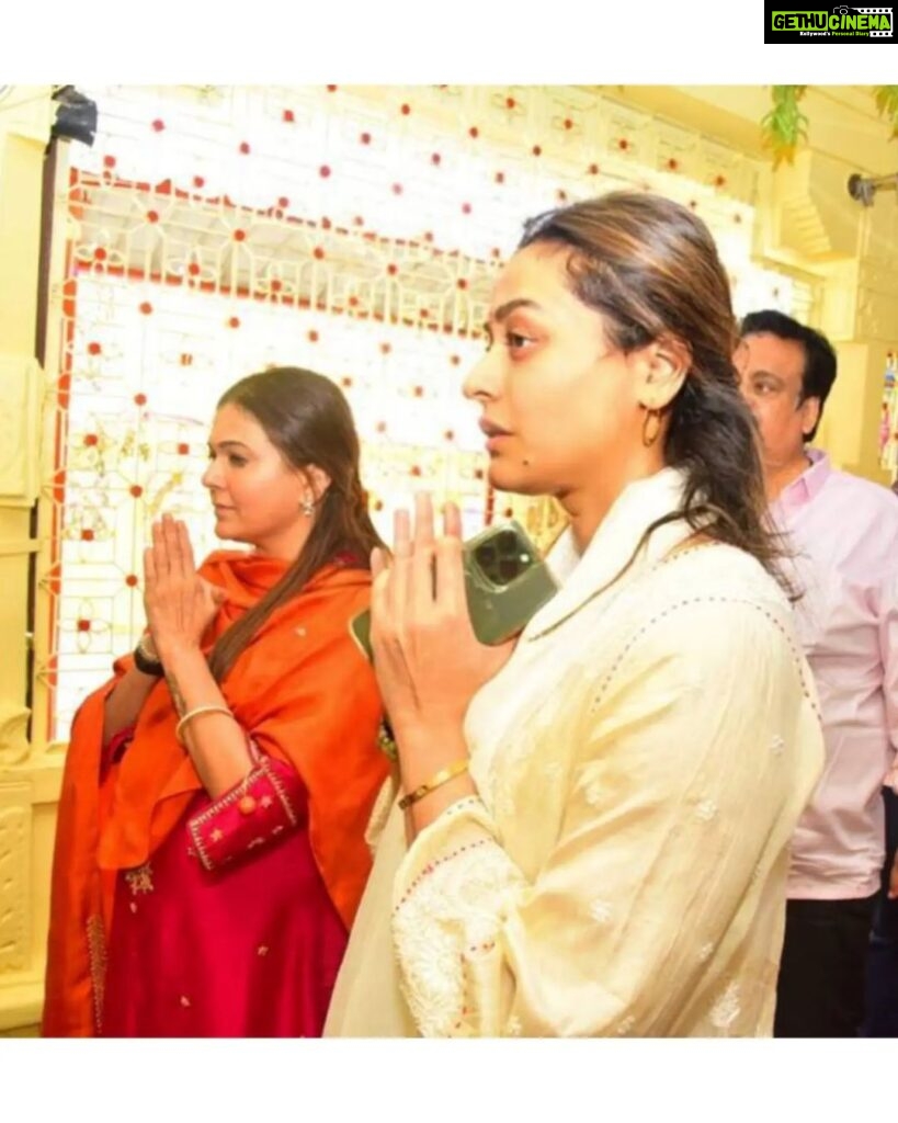 Namrata Shirodkar Instagram - Temple visit... A day for prayers, blessings and gratitude 🙏🙏Vattem... A place of calm, serenity and powerful energies which surround us and most importantly the presence of God energy 🙏🙏The warm hospitality & the beauty of Vattem village and its people made me feel at home and at peace! ❤️ Spending time at the Gaushala was such a calming experience...Thank you #DevenderReddy garu for inviting me and allowing me to experience this beautiful place!