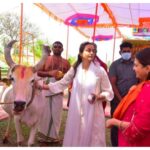 Namrata Shirodkar Instagram – Temple visit… A day for prayers, blessings and gratitude 🙏🙏Vattem… A place of calm, serenity and powerful energies which surround us and most importantly the presence of God energy 🙏🙏The warm hospitality & the beauty of Vattem village and its people made me feel at home and at peace! ❤️

Spending time at the Gaushala was such a calming experience…Thank you #DevenderReddy garu for inviting me and allowing me to experience this beautiful place!