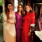 Namrata Shirodkar Instagram - You don’t need a reason to get together!! Thankyou my dearest @diabhupal @krishnarbhupal for hosting some of the best evenings! ♥️♥️#goodfriends #timeout Hyderabad