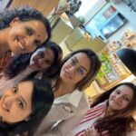 Namrata Shirodkar Instagram - Michelin level gourmet foods akin to the best health spas of the world… ! Right here at this fab place - Vibrant Living. Congratulations @vibrantlivingbysridevijasti! Seen you grow from the time you were working from home...Shine on ❤️❤️❤️ Loved the surprise lunch & catching up with the girl gang! @sudhareddy.official @malinipaidipally @sona.chatwani @dharichandanaias @avanthireddy @swathi.fineart
