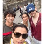 Namrata Shirodkar Instagram – A journey through time!! Exploring #EdinburghCastle… and its intricate architecture!! #Scotland 🏴󠁧󠁢󠁳󠁣󠁴󠁿🏰

@urstrulymahesh @gautamghattamaneni @sitaraghattamaneni Edinburgh Castle Scotland