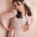 Namrata Shirodkar Instagram - Starting my day with pink 💗💗💗