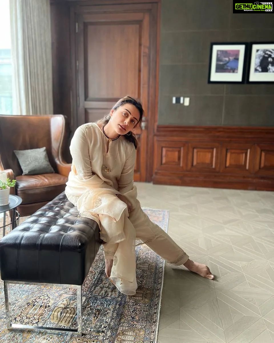 Namrata Shirodkar Instagram - Pretty, simple and comfy... Love it! 💛💛 @tokreeshopjaipur