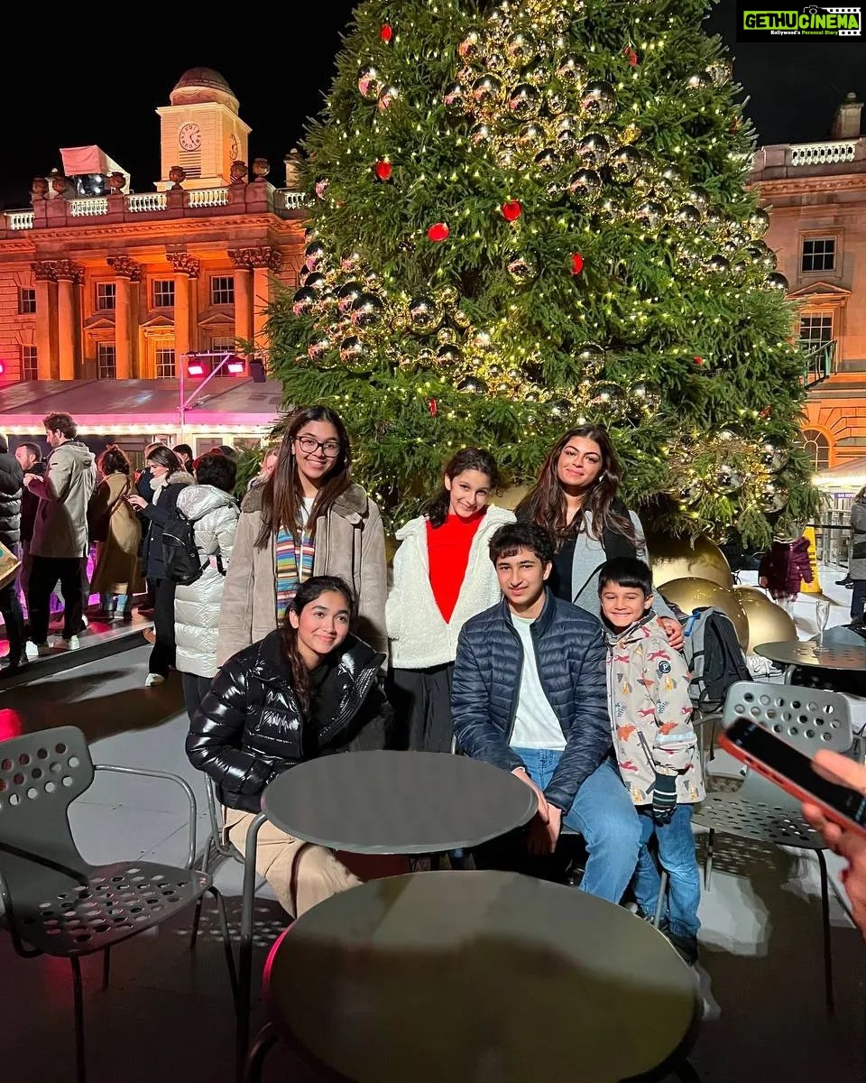 Namrata Shirodkar Instagram - As we begin the new year, I just want to thank all the special people in my life who have listened without judgement, cared for me and loved me no matter what!! Leaving behind the last year with many goods and bads and looking forward to the new one!! ♥️♥️♥️ Happy new year everyone!! #2023 🤗🤗🤗 @urstrulymahesh @gautamghattamaneni @sitaraghattamaneni @anoushkaranjit @shilpashirodkar73 @ranjitaparesh @sabina.xavier @xavieraugustin @yana._.xavier @zaratakespictures