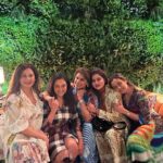 Namrata Shirodkar Instagram - A typically expected fun night with the fun girls of hyd!!! Timeout and time found .. here’s to many such more ones .. ♥️♥️♥️♥️♥️our own new forum 🤪🤪🤪love you girls 🥰🥰🥰
