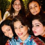 Namrata Shirodkar Instagram - A typically expected fun night with the fun girls of hyd!!! Timeout and time found .. here’s to many such more ones .. ♥️♥️♥️♥️♥️our own new forum 🤪🤪🤪love you girls 🥰🥰🥰