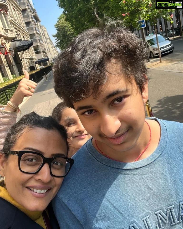 Namrata Shirodkar Instagram - To my dearest son, never forget how much I love you!! As you grow older, you will face many challenges...just do your best!! Life isn't just about waiting for the storm to pass, it's all about learning how to dance in the rain! Find something to be grateful for each day.. Live, laugh, love.. chase your dreams.. remember to be awesome.. I'm always with you ❤️❤️❤️ Happy birthday my Jibil 😘😘😘 Love you more than you know @gautamghattamaneni 🤗🤗
