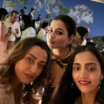 Namrata Shirodkar Instagram - About last night...Diwali done right with the coolest bunch!! Thanks @alwaysramcharan & @upasanakaminenikonidela for being the best hosts! ♥️ Happy Diwali folks!! Wishing you all a phenomenal one filled with love and light. 🪔✨ #DiwaliNights #Diwali2023 PC 📸: pic 5 @sskarthikeya you're a genius... Can't get more dramatic than this 😂😂😂 Hyderabad