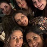 Namrata Shirodkar Instagram - About last night...Diwali done right with the coolest bunch!! Thanks @alwaysramcharan & @upasanakaminenikonidela for being the best hosts! ♥️ Happy Diwali folks!! Wishing you all a phenomenal one filled with love and light. 🪔✨ #DiwaliNights #Diwali2023 PC 📸: pic 5 @sskarthikeya you're a genius... Can't get more dramatic than this 😂😂😂 Hyderabad