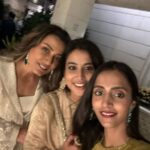 Namrata Shirodkar Instagram - About last night...Diwali done right with the coolest bunch!! Thanks @alwaysramcharan & @upasanakaminenikonidela for being the best hosts! ♥️ Happy Diwali folks!! Wishing you all a phenomenal one filled with love and light. 🪔✨ #DiwaliNights #Diwali2023 PC 📸: pic 5 @sskarthikeya you're a genius... Can't get more dramatic than this 😂😂😂 Hyderabad