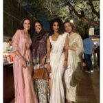 Namrata Shirodkar Instagram - Diwali vibes, good times and unforgettable memories... a magical soiree!! #DiwaliNights #FestiveFever#