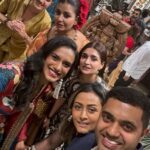 Namrata Shirodkar Instagram - An evening well spent! Congratulations to @officenitaambani and @ishaambani for launching the @swadesh_online flagship store in Hyderabad. @officenitaambani @ishaambani @reliancefoundation @mirzasaniar @jayeshranjan @shilpareddy.official @sudhareddy.official @diabhupal @krishnabhupal @pvsindhu1 @lakshmimanchu @viranica @mickeycontractor