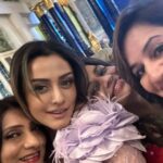 Namrata Shirodkar Instagram - Welcoming the Diwali season with amazing people and our exceptional hosts, #KrishnaReddy and @sudhareddy.official. No one could've done it better than you Sudha! What a fabulous evening! Thank you for having us over. ❤️✨