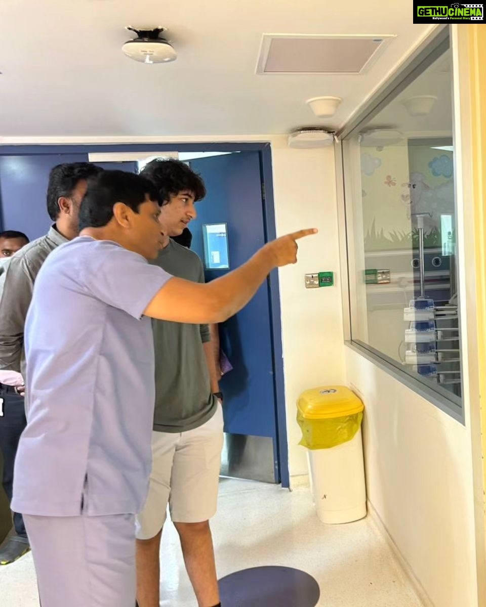 Namrata Shirodkar Instagram - Another one of GG's visits to @rainbowchildrenshospitals through @mbfoundationorg. Rainbow Hospitals' dedication to providing quality treatment is nothing short of remarkable. Let's stand together to support these young warriors in their journey to health and happiness! ❤️