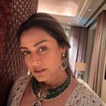 Namrata Shirodkar Instagram – An all white evening!! Exuding peace and tranquility… simple elegance 🤍 @surilyg 👌👌👌