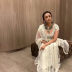 Namrata Shirodkar Instagram – An all white evening!! Exuding peace and tranquility… simple elegance 🤍 @surilyg 👌👌👌