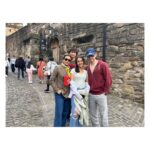 Namrata Shirodkar Instagram – A journey through time!! Exploring #EdinburghCastle… and its intricate architecture!! #Scotland 🏴󠁧󠁢󠁳󠁣󠁴󠁿🏰

@urstrulymahesh @gautamghattamaneni @sitaraghattamaneni Edinburgh Castle Scotland