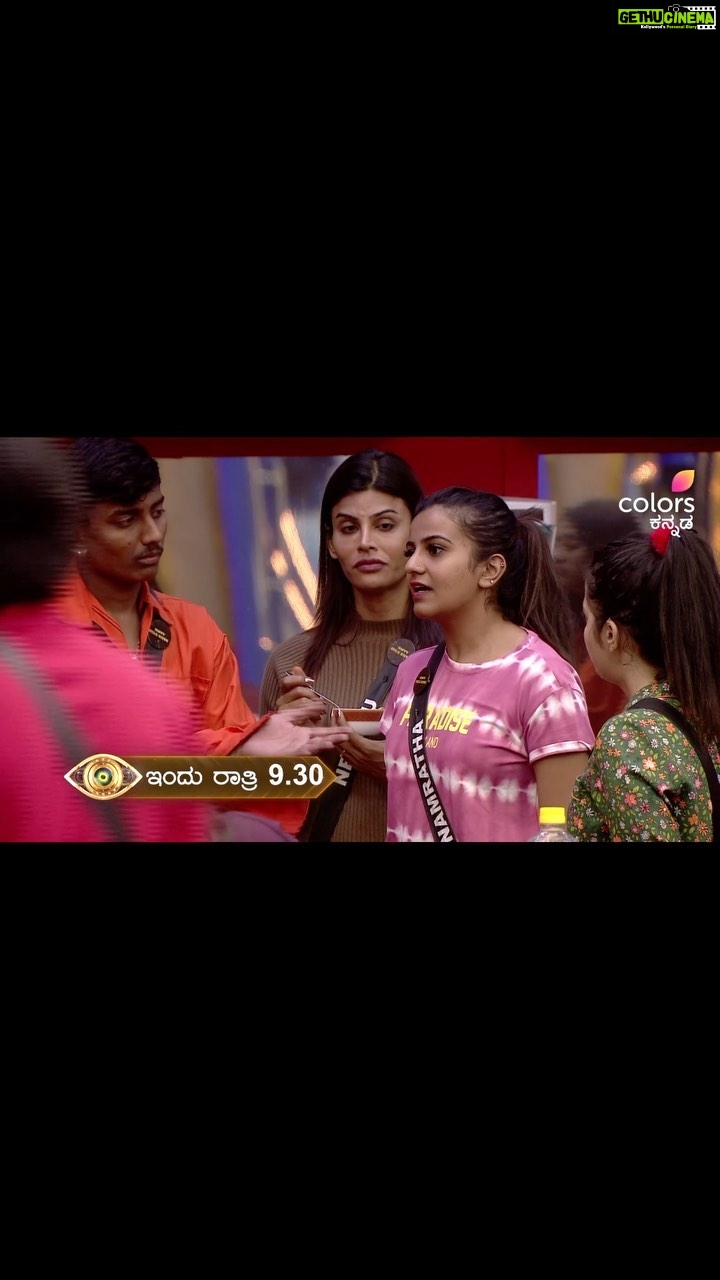 Namratha Gowda Instagram - Bigg Boss ಮನೆಯಲ್ಲಿ ಮೊದಲ nomination round ಆರಂಭ ... ನಿಜವಾದ ಆಟ ಈಗ ಶುರುವಾಗಿದೆ..... ನಮ್ರತಾ ನಿರ್ಣಯದ ಬಗ್ಗೆ ನಿಮ್ಮ ಅಭಿಪ್ರಾಯ ???? ಕಾಮೆಂಟ್ ಮಾಡಿ!! Don’t forget to watch today’s episode! @colorskannadaofficial @officialjiocinema #namratha #namrathagowda #fans #bbk10 #1stcontestant #muchlove #trending #IndianActress #instafam #relentkreationz #kicchasudeep
