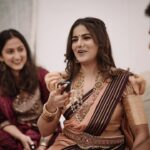 Namratha Gowda Instagram - All smiles. 😊 Makeup and hair: @makeoversbyamitha_lekha Jewellry: @gajraj_jewellers PC: @umesh__photography___