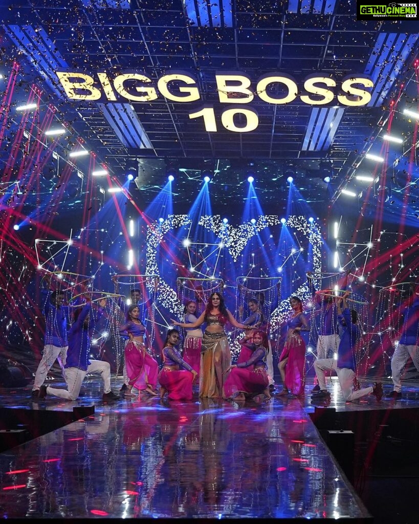 Namratha Gowda Instagram - Snippets from the Grand Premiere of Bigg Boss season 10!! ಗ್ರ್ಯಾಂಡ್ ಪ್ರೀಮಿಯರ್‌ನ ತುಣುಕುಗಳು!! @colorskannadaofficial @officialjiocinema #namratha #namrathagowda #fans #bbk10 #1stcontestant #muchlove #trending #IndianActress #instafam #relentkreationz