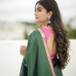 Namratha Gowda Instagram - ಸಂಜೆ ತಂಗಾಳಿ ತಂಪಾಗಿ ಬೀಸಿ, ಹೂವ ಕಂಪನ್ನು ಹಾದಿಗೆ ಹಾಸಿ, ತಂದಿದೆ ಹಿತವ ನಮಗಾಗಿ. PC: @umesh__photography___ Makeup and hair: @makeoversbyamitha_lekha Blouse: @likitha_suresh_ Jewellry: @thespatika