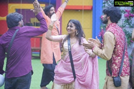 Namratha Gowda Instagram - Wheel of life keeps spinning... She is close to Winning♥️ @colorskannadaofficial @officialjiocinema Outfit: @mansa.chandra.label Assisted by: @likitha_suresh_ Accessories: @thespatika #bbk10 #biggboss #season10 #namrathagowda #jiocinema #relentkreationz #deepavali