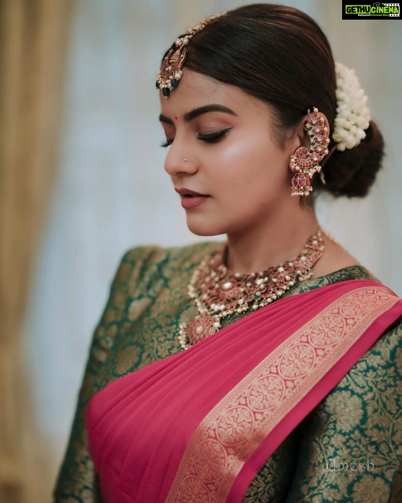Namratha Gowda Instagram - Endless love for Mysore silk sarees. 🙈 Makeup and hair: @ck_studios26 @makeupby_tejashwini Jewellry: @thespatika PC: @umesh__photography___