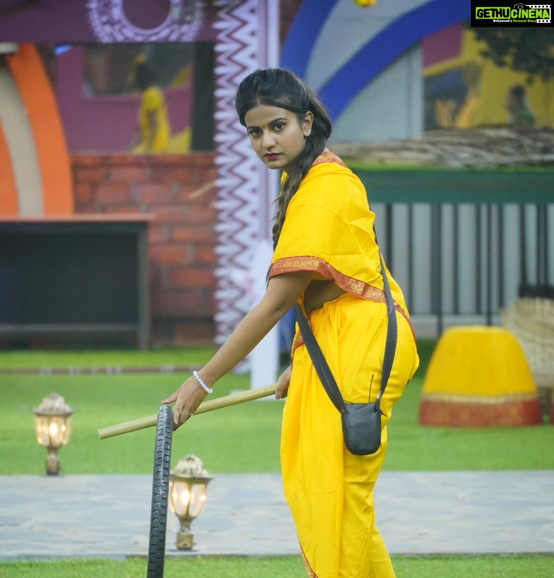 Namratha Gowda Instagram - ನನ್ನಿಂದ ಸಾಧ್ಯವೇ ? ಎಂಬ ಪ್ರೆಶ್ನೆಯನ್ನು ನಮ್ಮಿಂದ ಸಾಧ್ಯ ಮಾಡುವುದು ಯಶಸ್ಸಿನ ಮೊದಲ ಹೆಜ್ಜೆ !! Well played ನಮ್ರತಾ 💃 @colorskannadaofficial @officialjiocinema #bbk10 #colorskannada #jiocinema #biggboss #season10 #namratha #relentkreationz