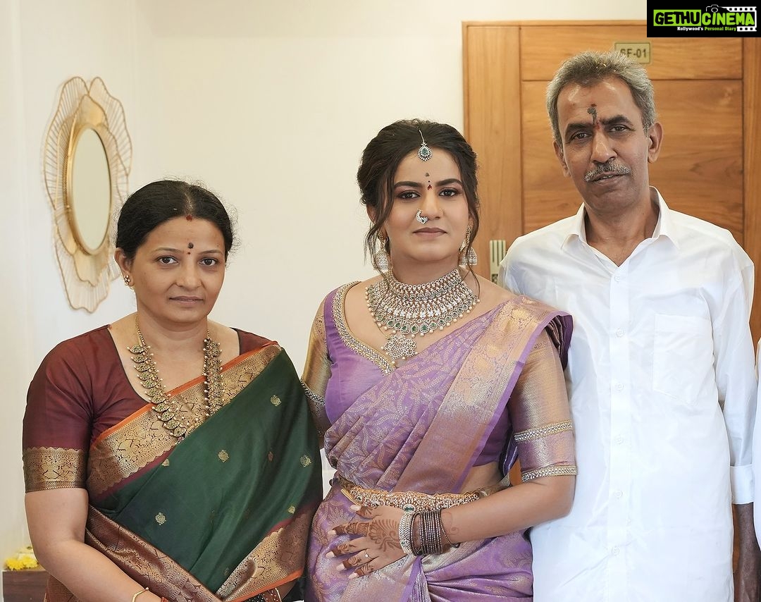 Namratha Gowda Instagram - Wishing Namratha’s dad a very Happiest Birthday!! We are sure ur missing her on this special day! But let us all join and wish him on his Big Day and make it a special one! PC : @umesh__photography___ @colorskannadaofficial @officialjiocinema #bbk10 #biggboss #season10 #colorskannnada #namratha #dad #birthday #latepost #kicchasudeep #relentkreationz