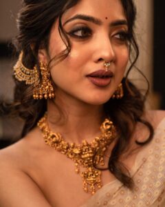 Nandana Varma Instagram - ✨
Photographer : @_shutter__bug
Styling : @hiba_shana @z.styl.in.g
Videography : @yedukrishnan._
Makeup : @_anish_makeup_artist
Studio : @tinyturtle.media